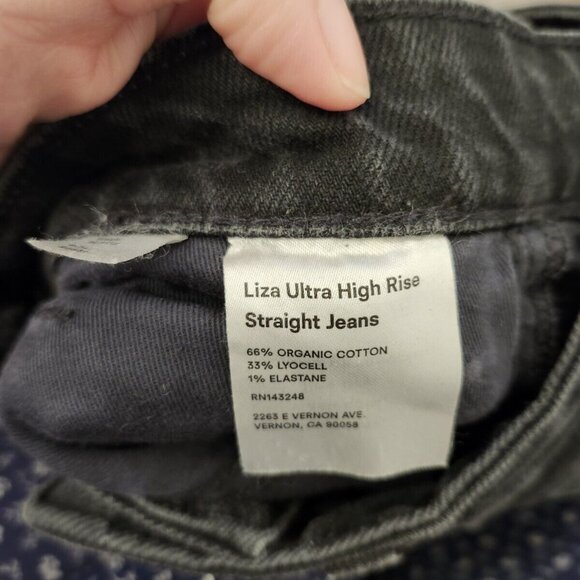 Reformation women's jeans in size 28 high rise straight - Picture 5 of 10